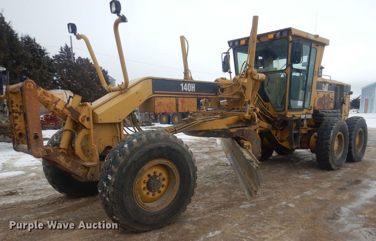 image for item DJ7005 2005 Caterpillar 140H  motor grader
