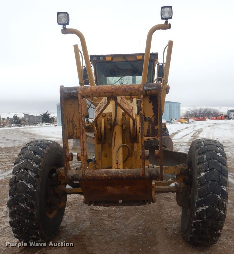 image for item DJ7005 2005 Caterpillar 140H  motor grader