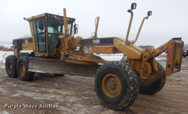 image for item DJ7005 2005 Caterpillar 140H  motor grader