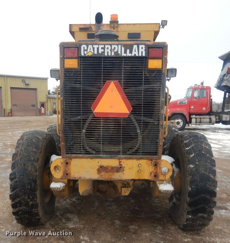 image for item DJ7005 2005 Caterpillar 140H  motor grader