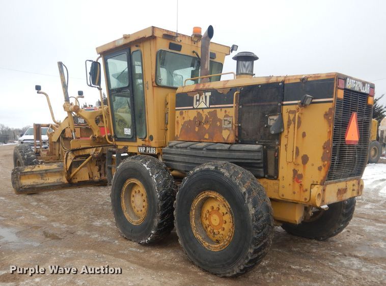 image for item DJ7005 2005 Caterpillar 140H  motor grader