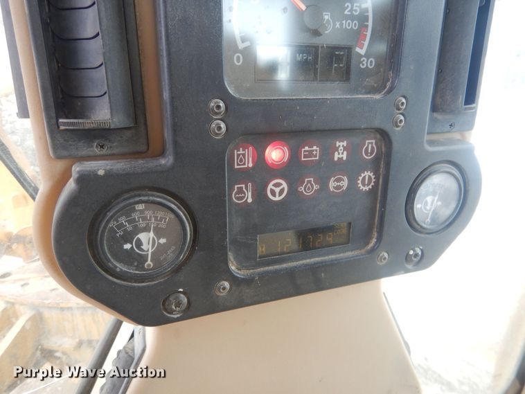 image for item DJ7005 2005 Caterpillar 140H  motor grader