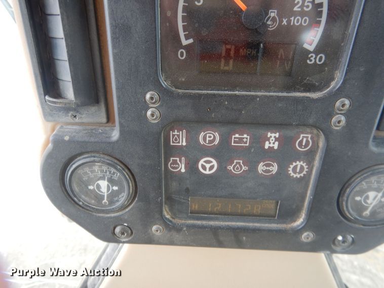 image for item DJ7005 2005 Caterpillar 140H  motor grader