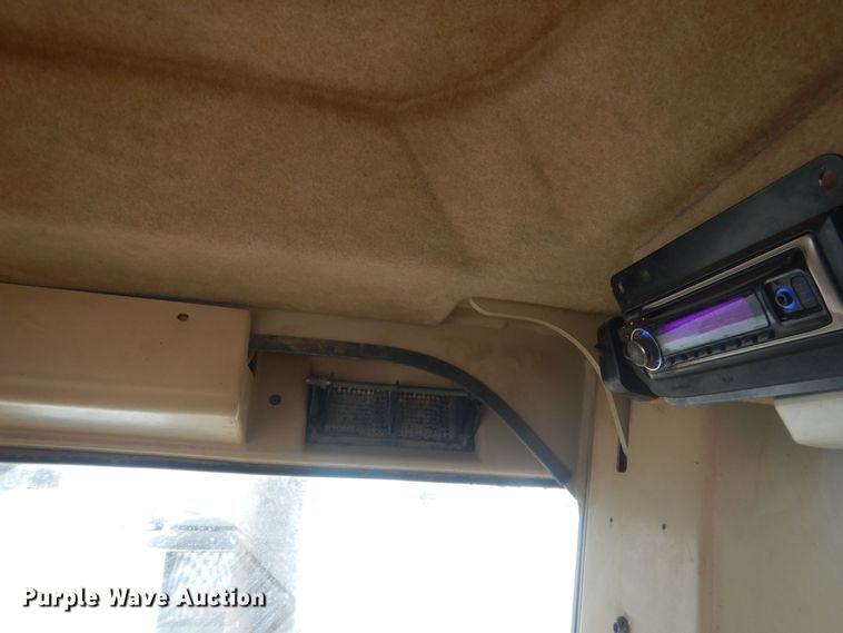 image for item DJ7005 2005 Caterpillar 140H  motor grader