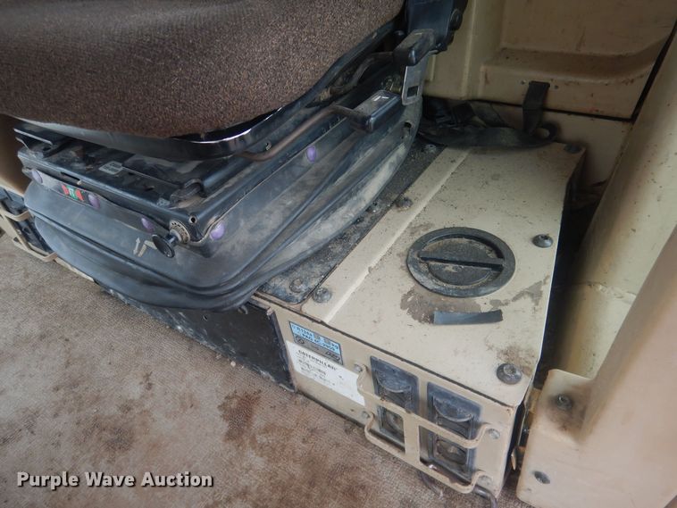 image for item DJ7005 2005 Caterpillar 140H  motor grader