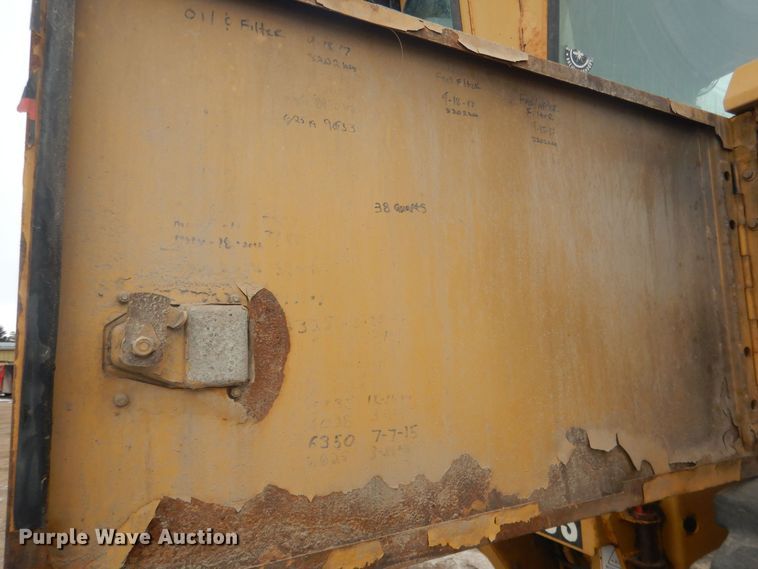 image for item DJ7005 2005 Caterpillar 140H  motor grader