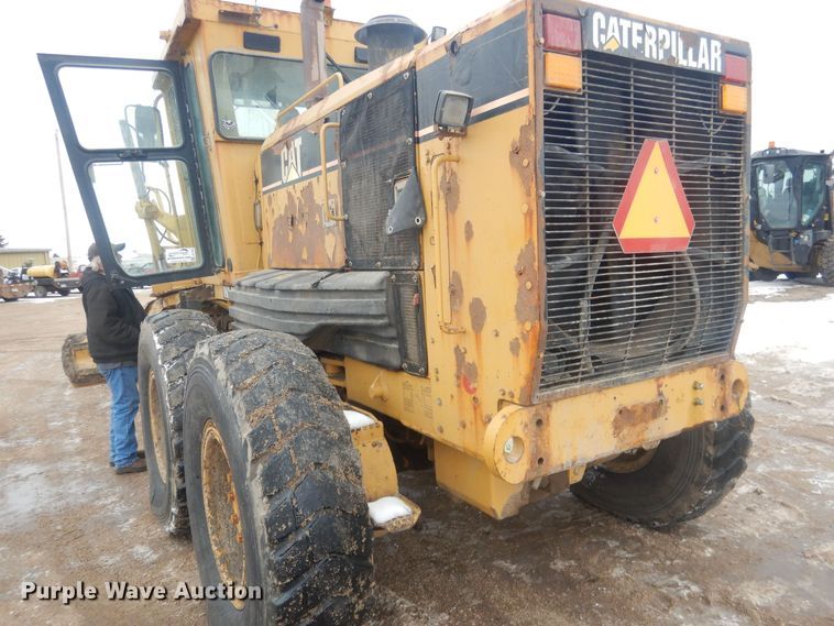 image for item DJ7005 2005 Caterpillar 140H  motor grader