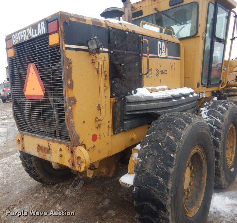 image for item DJ7005 2005 Caterpillar 140H  motor grader