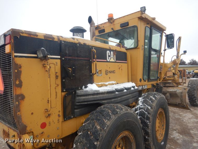 image for item DJ7005 2005 Caterpillar 140H  motor grader