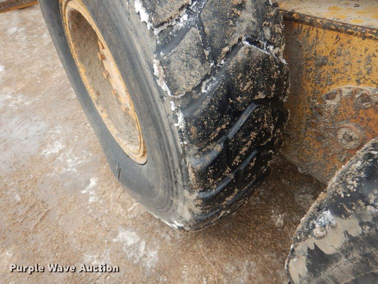 image for item DJ7005 2005 Caterpillar 140H  motor grader