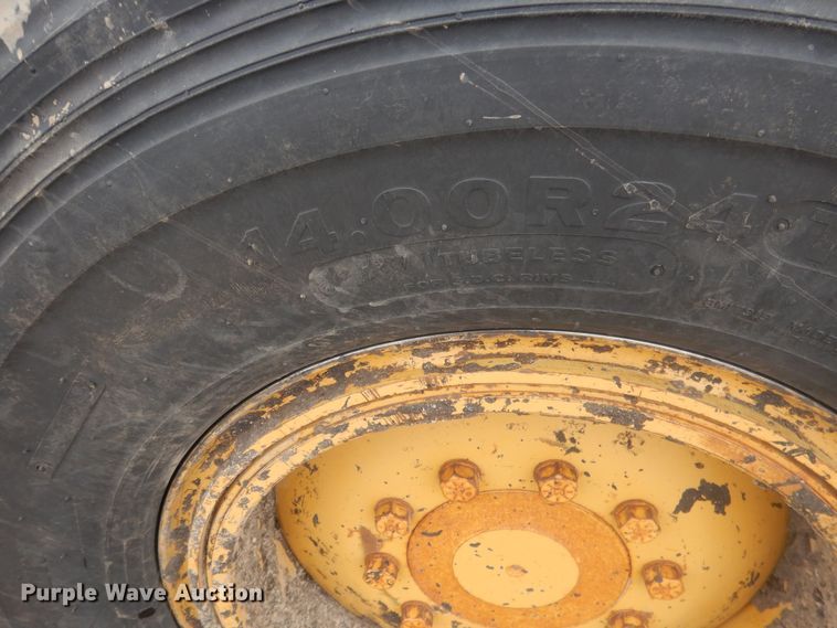 image for item DJ7005 2005 Caterpillar 140H  motor grader