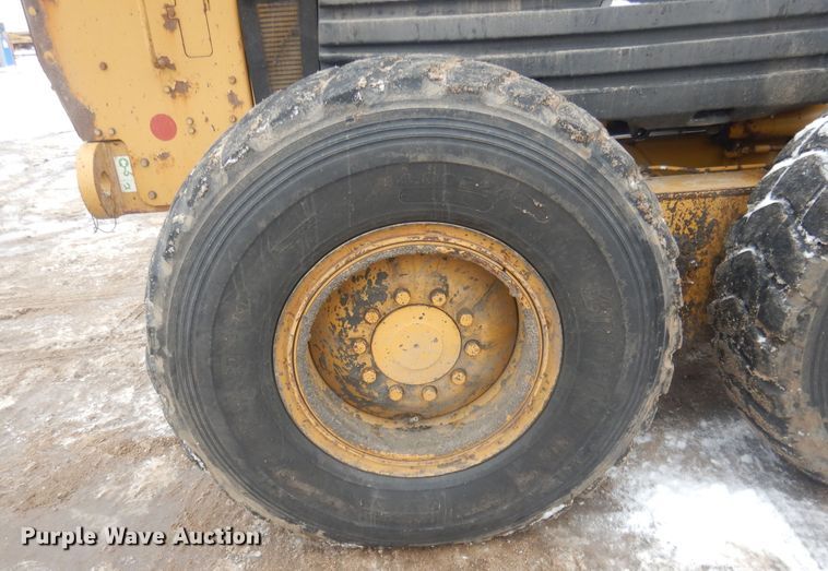 image for item DJ7005 2005 Caterpillar 140H  motor grader