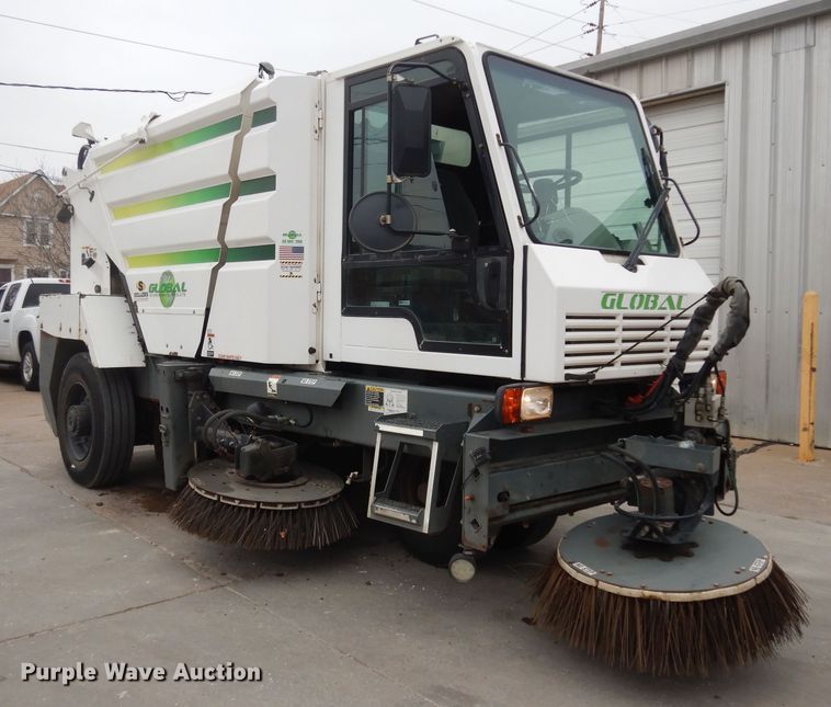 image for item DK7592 2015 Global M3  street sweeper truck