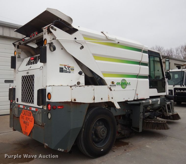 image for item DK7592 2015 Global M3  street sweeper truck