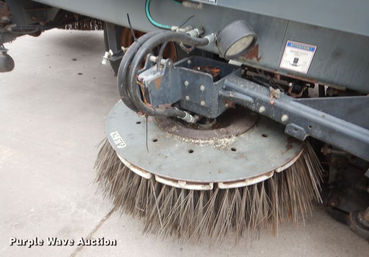 image for item DK7592 2015 Global M3  street sweeper truck