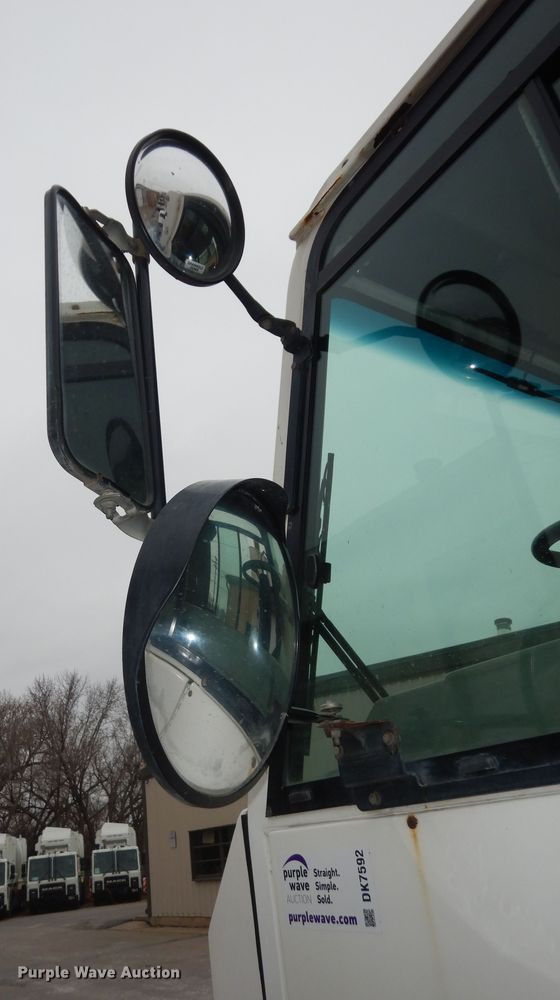 image for item DK7592 2015 Global M3  street sweeper truck