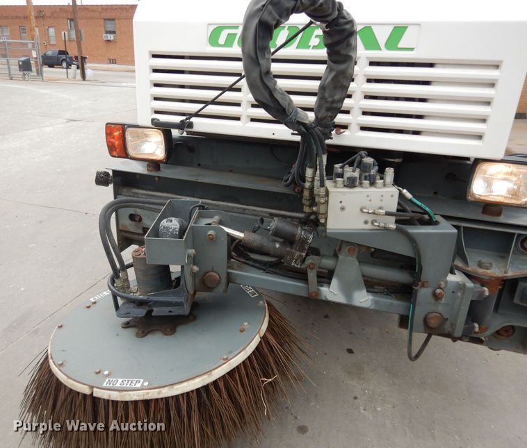 image for item DK7592 2015 Global M3  street sweeper truck