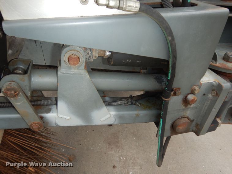 image for item DK7592 2015 Global M3  street sweeper truck