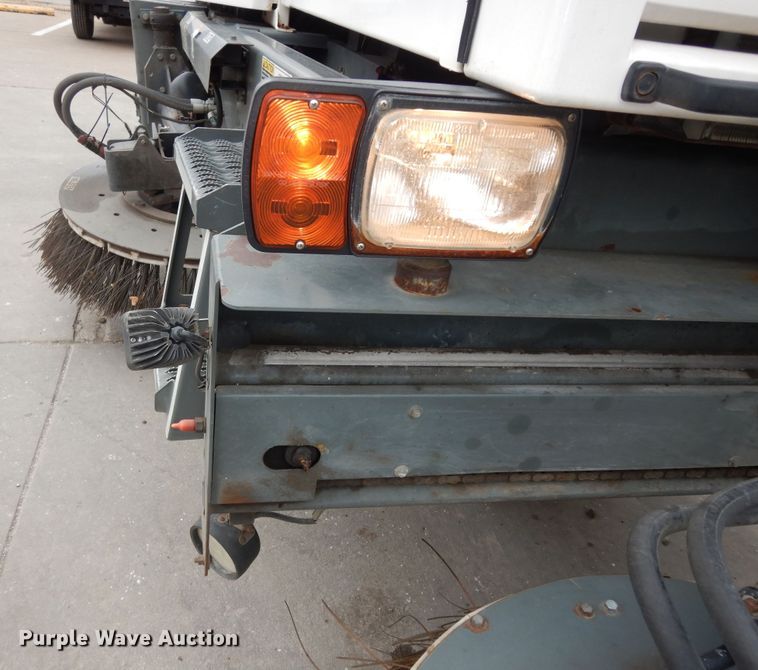 image for item DK7592 2015 Global M3  street sweeper truck