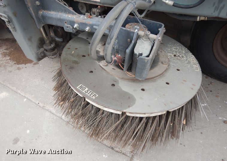 image for item DK7592 2015 Global M3  street sweeper truck