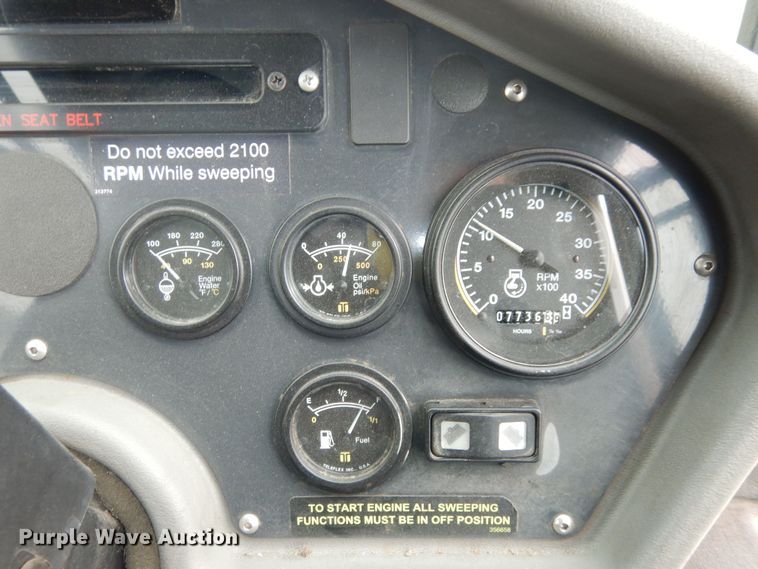 image for item DK7592 2015 Global M3  street sweeper truck