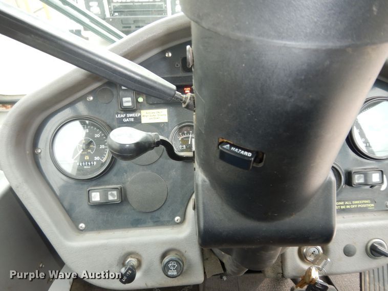 image for item DK7592 2015 Global M3  street sweeper truck