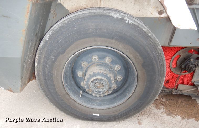 image for item DK7592 2015 Global M3  street sweeper truck