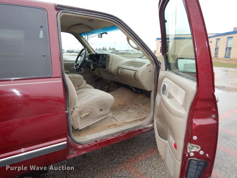 image for item DK7721 1996 GMC Sierra 2500  Club Cab pickup truck