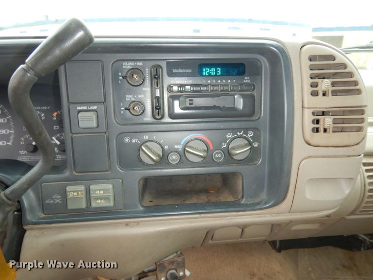 image for item DK7721 1996 GMC Sierra 2500  Club Cab pickup truck