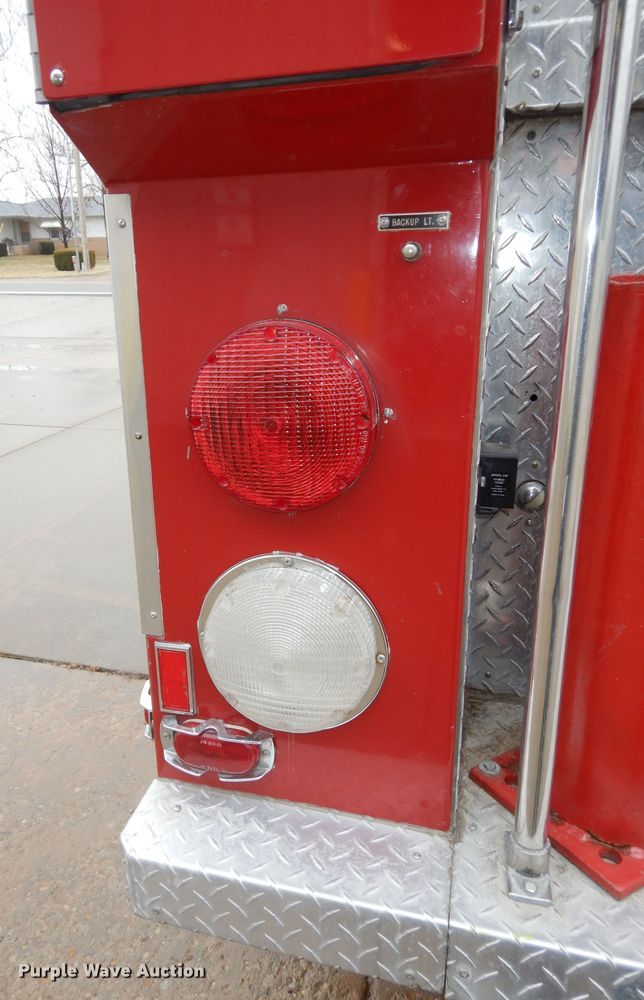 image for item DK7723 1987 Ford F700  pumper fire truck