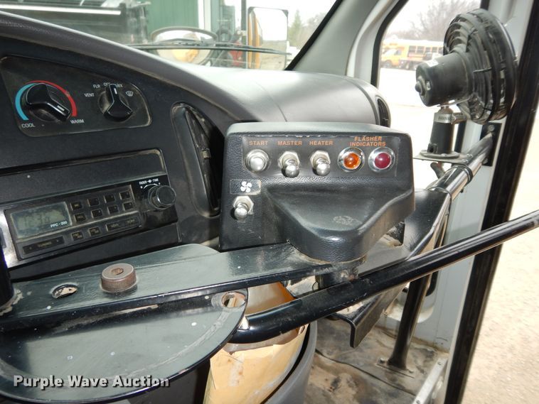 image for item DK7724 1998 Ford E350  school bus