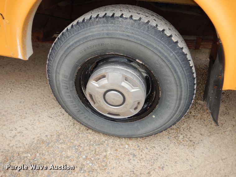 image for item DK7724 1998 Ford E350  school bus