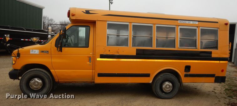 image for item DK7725 1998 Ford E350  school bus