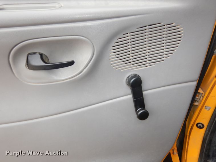 image for item DK7725 1998 Ford E350  school bus