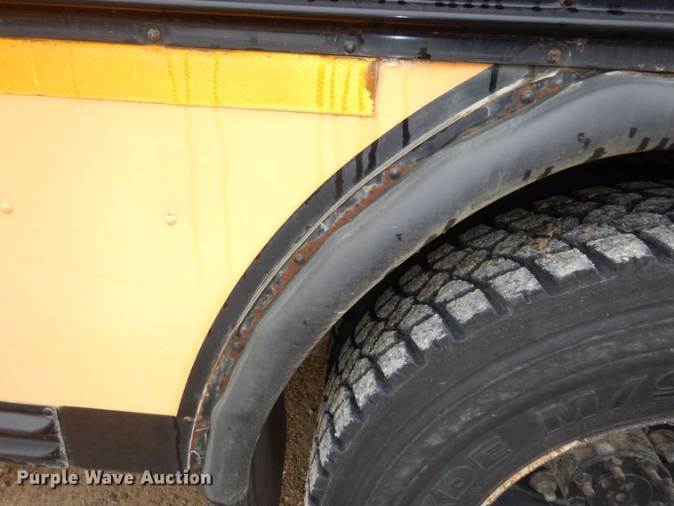 image for item DK7726 2000 Blue Bird TC2000  school bus