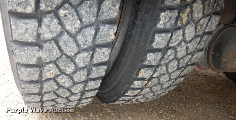 image for item DK7726 2000 Blue Bird TC2000  school bus