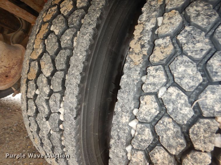 image for item DK7727 2001 Blue Bird TC2000  school bus