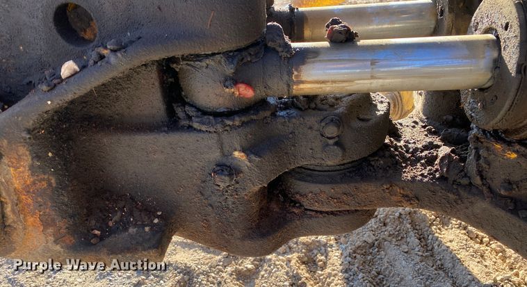 image for item DL7076 1999 New Holland 555E  backhoe