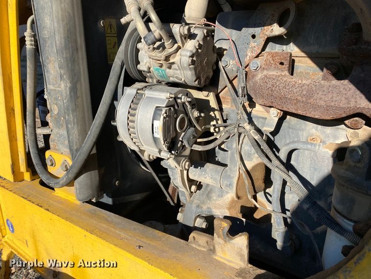 image for item DL7076 1999 New Holland 555E  backhoe