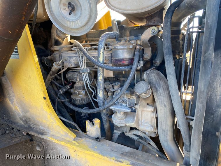 image for item DL7076 1999 New Holland 555E  backhoe