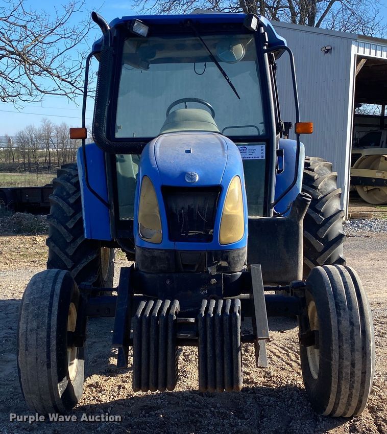 image for item DL7077 2006 New Holland TL100A  tractor