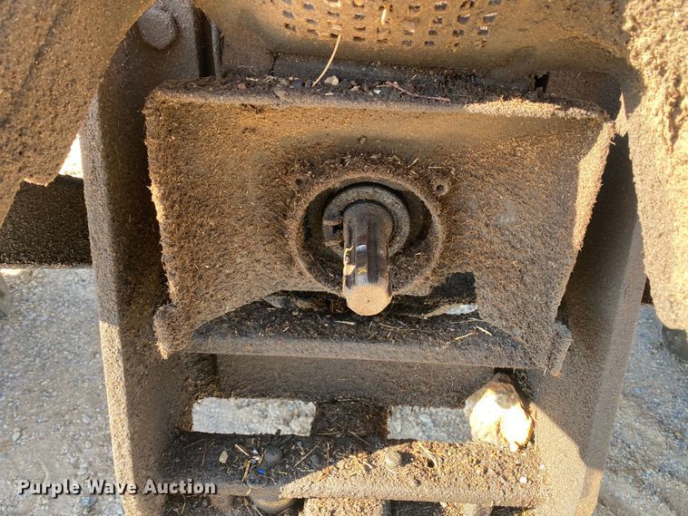 image for item DL7077 2006 New Holland TL100A  tractor