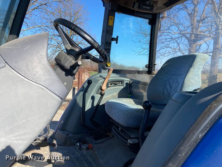 image for item DL7077 2006 New Holland TL100A  tractor
