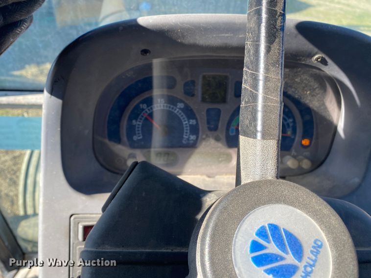 image for item DL7077 2006 New Holland TL100A  tractor