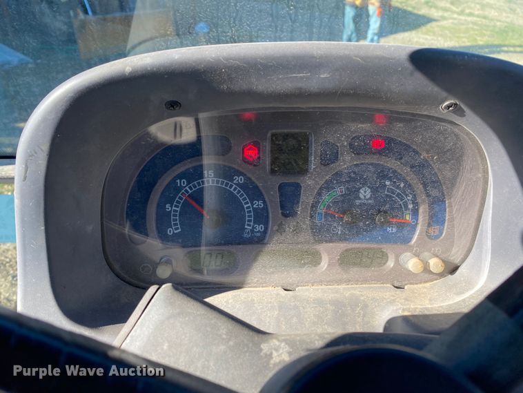 image for item DL7077 2006 New Holland TL100A  tractor