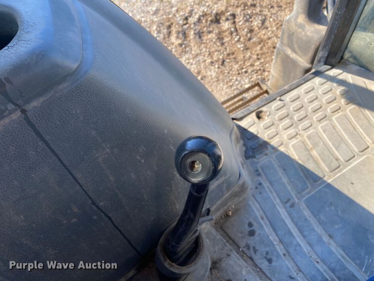 image for item DL7077 2006 New Holland TL100A  tractor