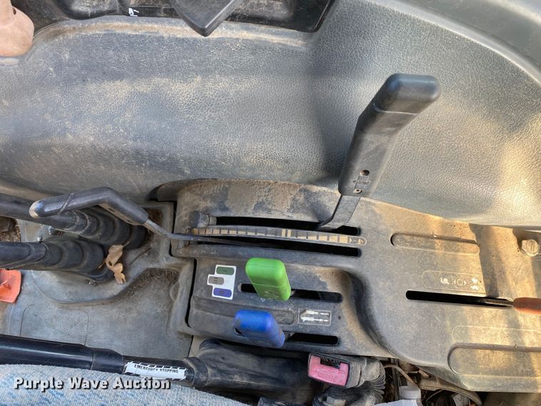 image for item DL7077 2006 New Holland TL100A  tractor