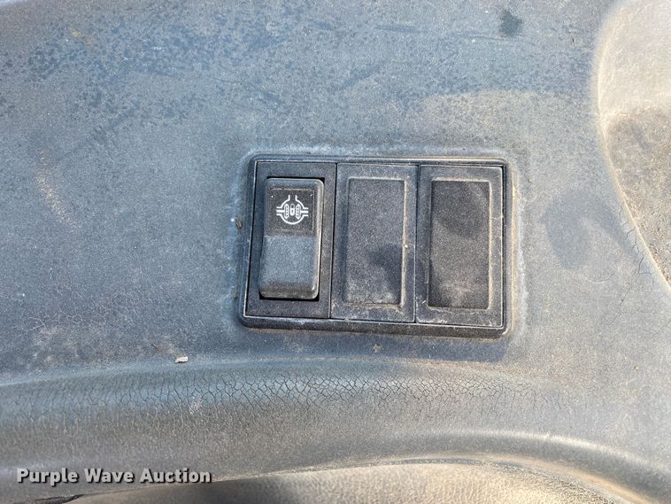 image for item DL7077 2006 New Holland TL100A  tractor