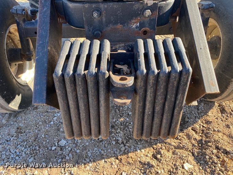 image for item DL7077 2006 New Holland TL100A  tractor