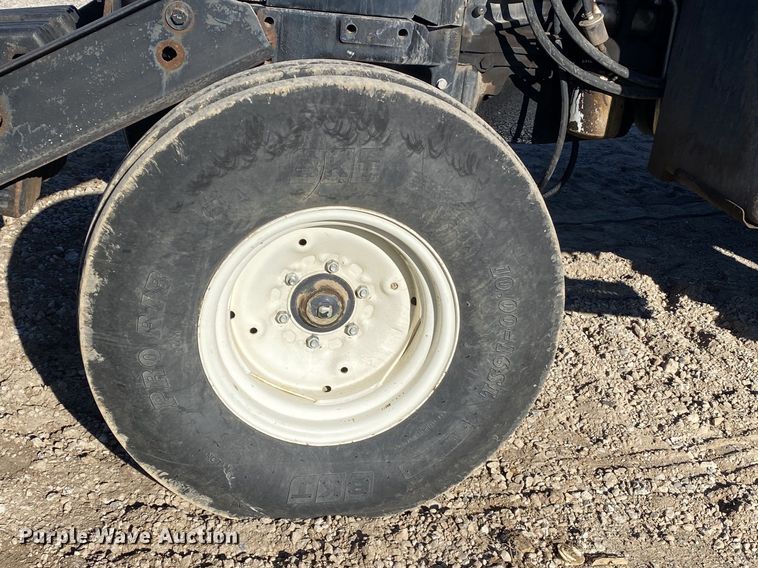 image for item DL7077 2006 New Holland TL100A  tractor